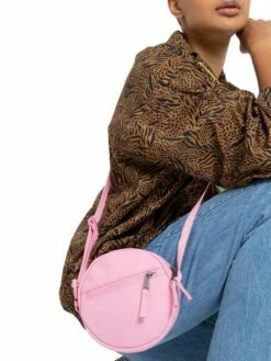 EASTPAK ADA Mini Bag Rotonda -Guess Vendita eastpak ada mini bag rotonda matte crystal 5