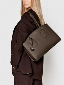 LIUJO TAMIKA Shopping Bag A Spalla Charm Logato -Guess Vendita liujo tamika shopping bag a spalla charm logato moro light 8057590175139 3