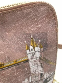 YNOT BLACK & GOLD Mini Camera Case -Guess Vendita ynot black gold mini camera case london bg 8059392160061 2