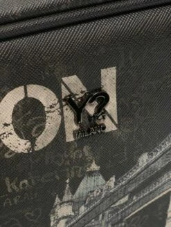 YNOT STREET Borsa Camera Case Doppia Zip -Guess Vendita ynot street borsa camera case doppia zip street black 8059392128207 3